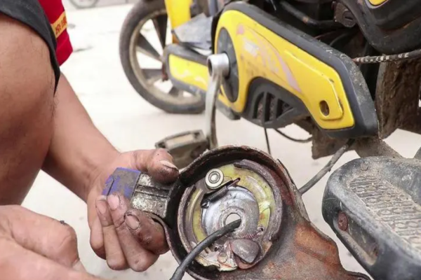 林芝电动车刹车故障